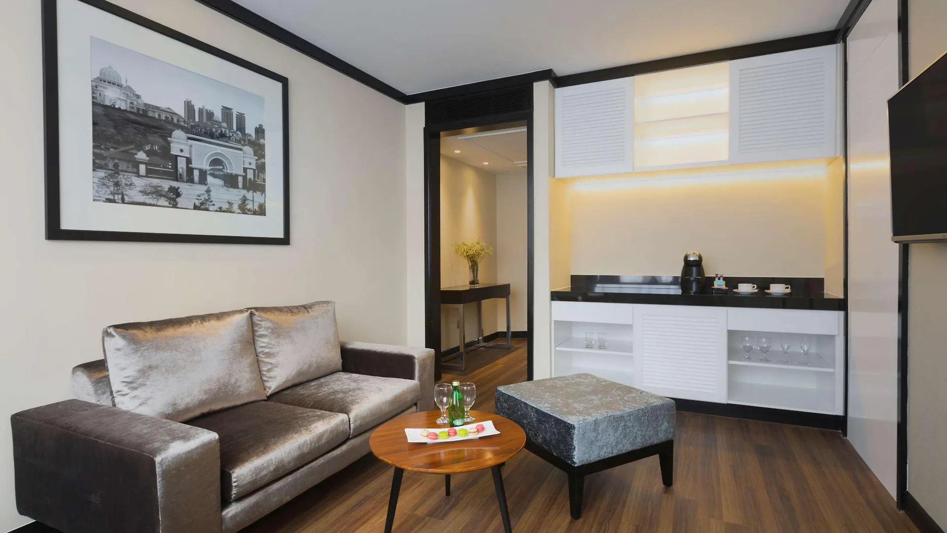 Melia Kuala Lumpur Hotel 4*,
